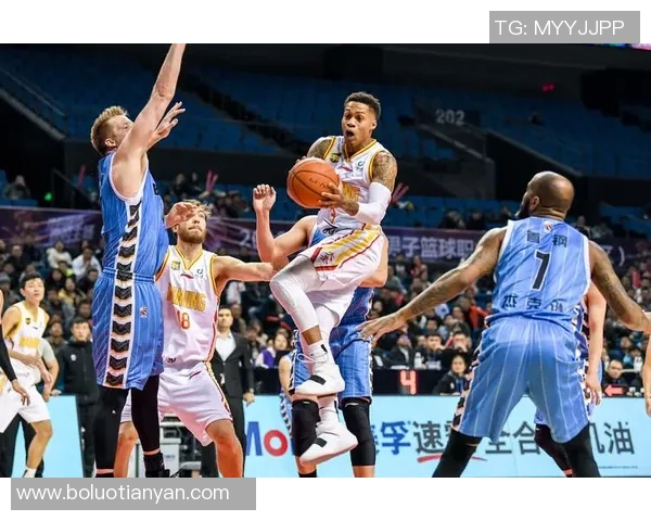 南京篮球队杯赛战术分析与表现评估全面解读